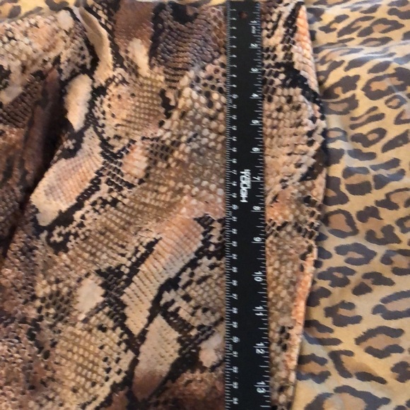 Brown & black reptile print semi  sheer cover up ,Tunic / Poncho like new - Picture 6 of 13